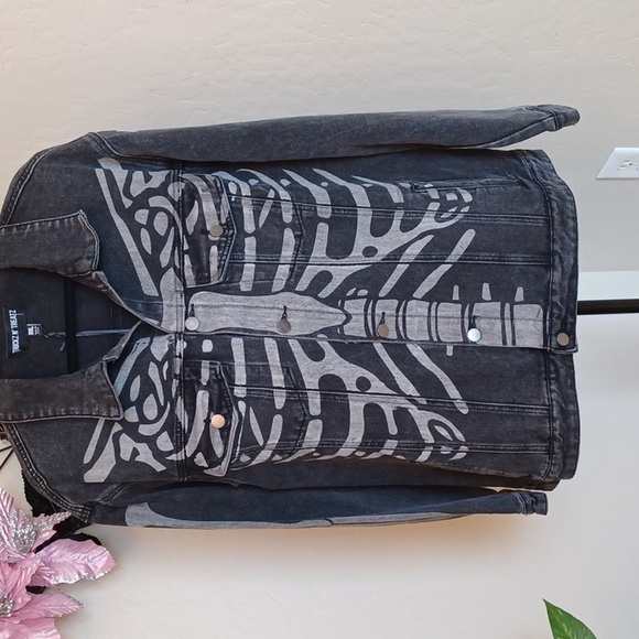 DOLLSKILL TRICKZ N TREATZ 2X SKELETON BONES ON FRONT AND ARMS GREY DENIUM JACKET - Picture 3 of 13